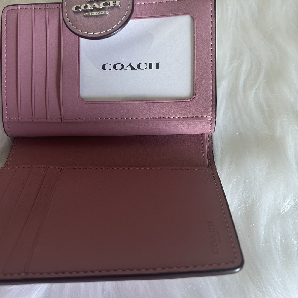 Coach Medium Corner Zip Metallic Pink Pearlized Leather Wallet‎ CW528 NEW - Picture 3 of 5